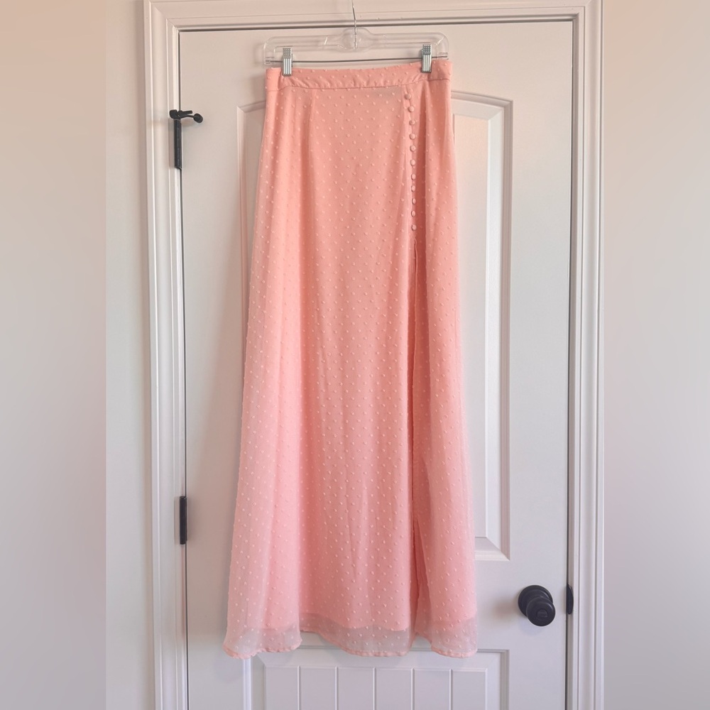 Lulus Size Medium Long Maxi Skirt. Light pink Swiss dot lightweight outer layer
